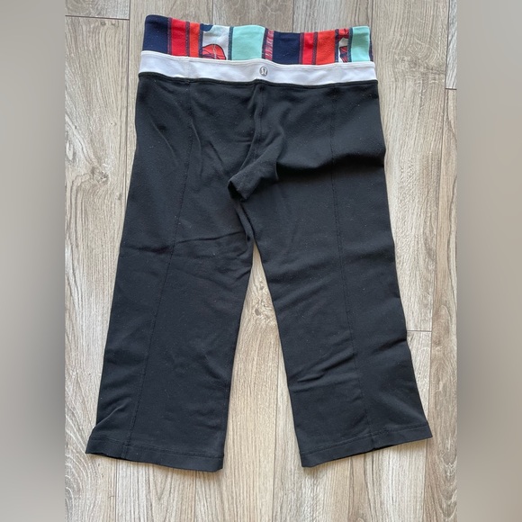 Lululemon Wunder Under Crop Size 4 Reversible - Picture 3 of 7